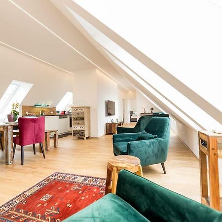 Grosse Dachgeschosswohnung Im Herzen Von Грац Экстерьер фото