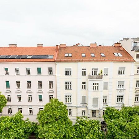 Grosse Dachgeschosswohnung Im Herzen Von Грац Экстерьер фото
