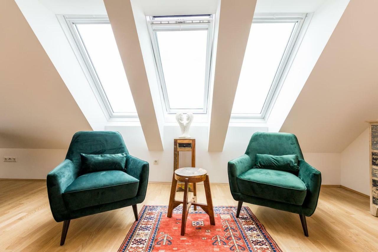 Grosse Dachgeschosswohnung Im Herzen Von Грац Экстерьер фото