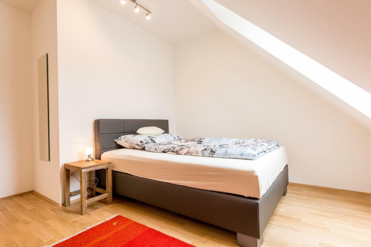 Grosse Dachgeschosswohnung Im Herzen Von Грац Экстерьер фото