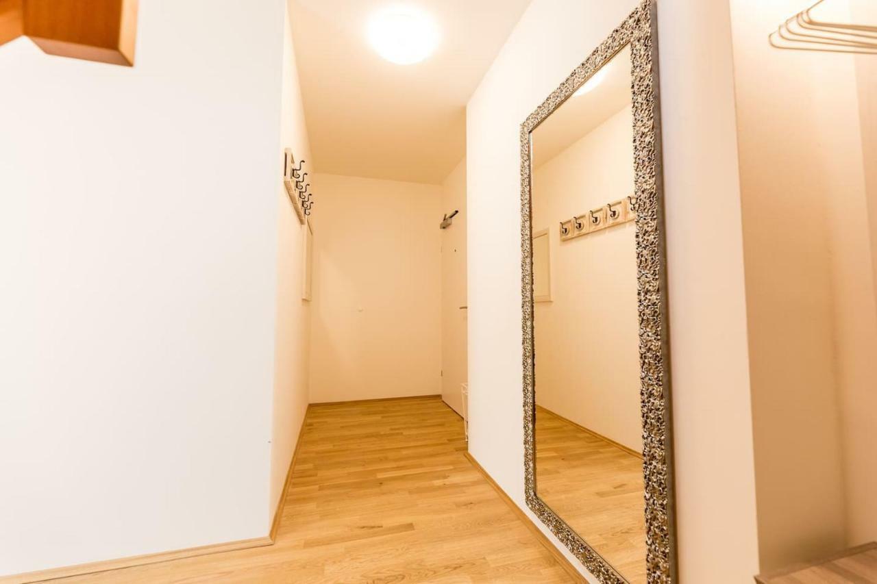 Grosse Dachgeschosswohnung Im Herzen Von Грац Экстерьер фото