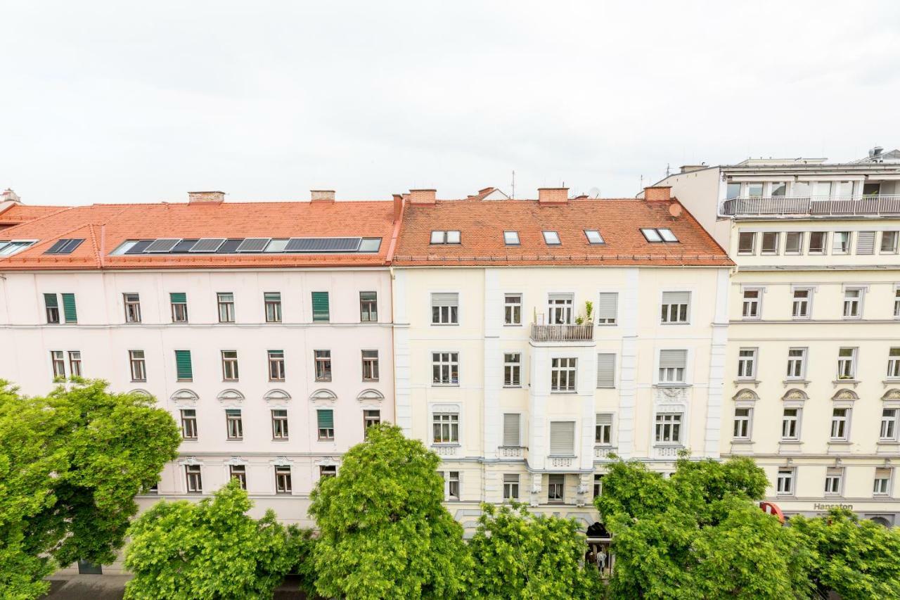 Grosse Dachgeschosswohnung Im Herzen Von Грац Экстерьер фото