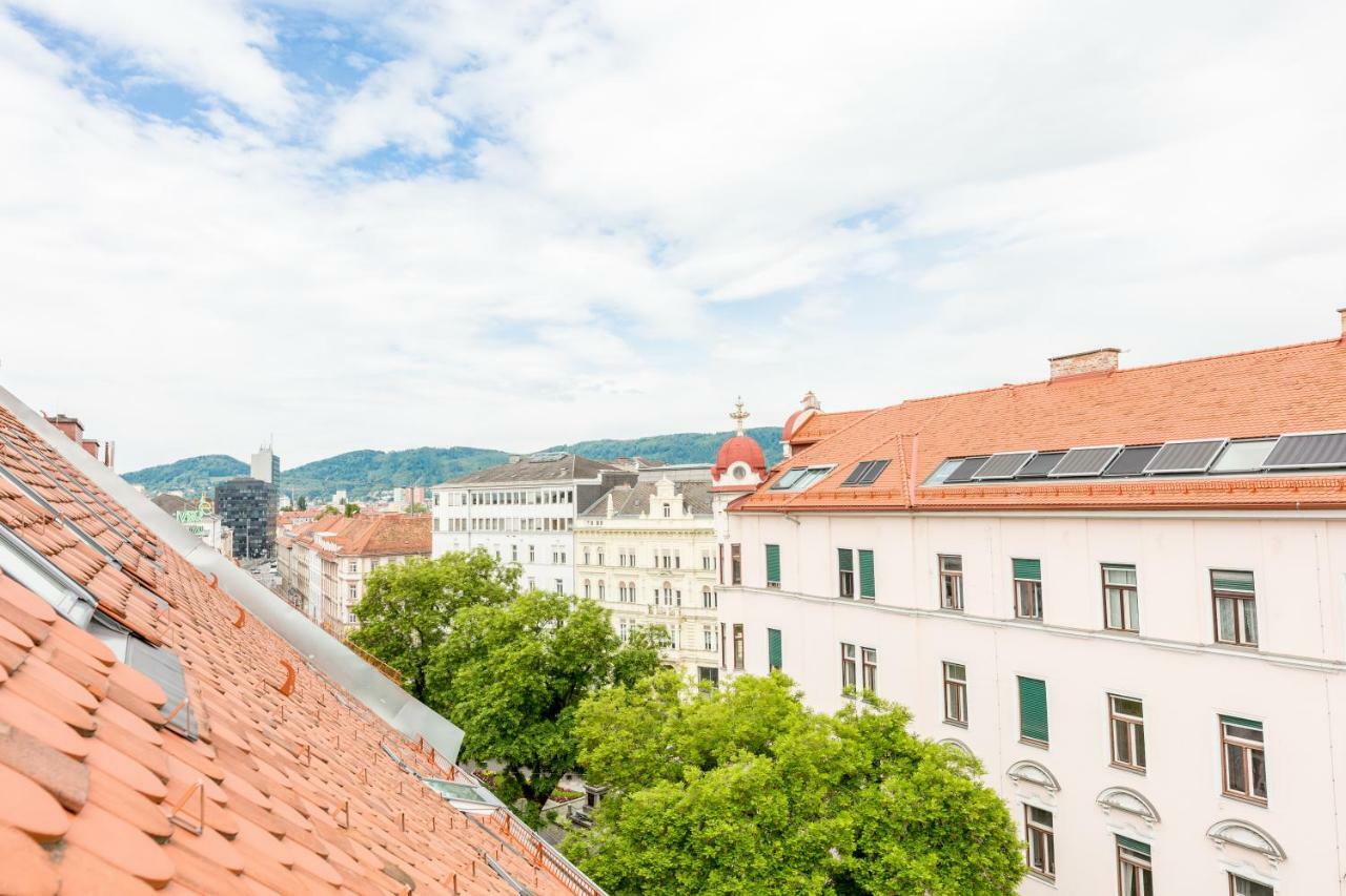 Grosse Dachgeschosswohnung Im Herzen Von Грац Экстерьер фото